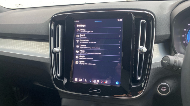 Volvo XC40 2.0 B3P Plus Dark 5dr Auto Petrol Estate